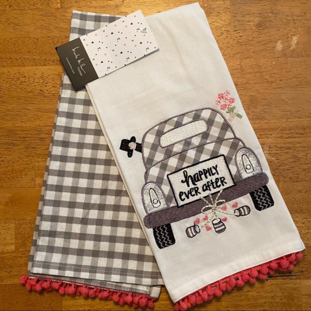 Nicole Miller Happily Ever After Set of 2 Kitchen Towels Brand New!!